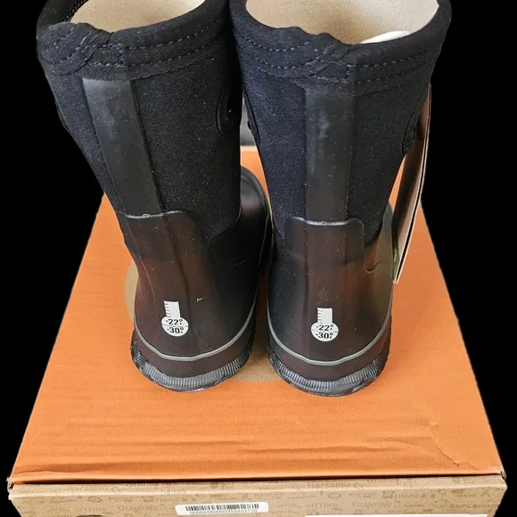 BOGS 100% WATERPROOF, INSULATED Boots in Black, UNISEX,Size 12 Little Kids, NEW!