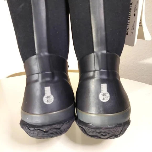 Bogs Bloom Arcata Lace Black Insulated Winter Outdoor Boots Youth Size 7 NWT