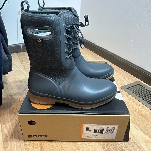 BOGS Cameron Lace Boots NEW Sz 11 Women’s Pull On Lace Up Waterproof -40 Degrees