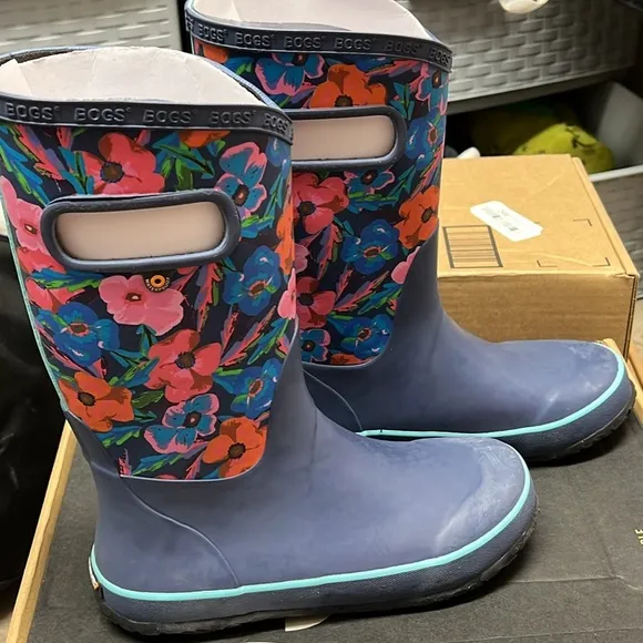 Bogs Kids Rain &amp; Snow Boots - Blue with Floral Pattern sz 4