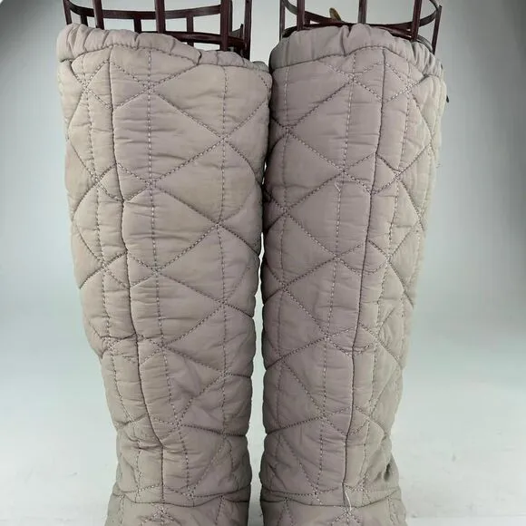 Bogs Women's Snowday Tall Boot US 9 Beige Quilted Cold Weather Winter Snow Boots