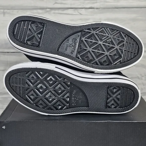 Boys Converse SIZE 3 ChucK TAYLOR ALL STARs High Tops