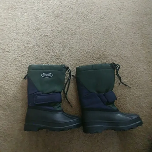 Boys snow boots