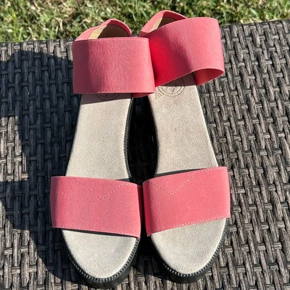 Brand New Charleston Shoe CO.