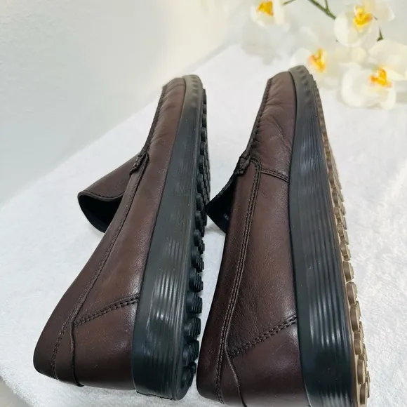 Brand *New!* ECCO Classic Slip On Loafers Brown US 7-7.5 Extra Width