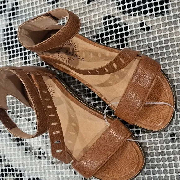 Brioso Vista Asymmetrical Strappy Flat Sandals