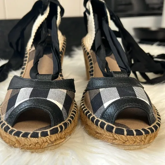 Burberry Canvas Espadrilles Nova Check Pattern Ladies size 38 (US 8) Authentic