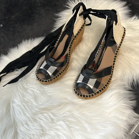Burberry Canvas Espadrilles Nova Check Pattern Ladies size 38 (US 8) Authentic