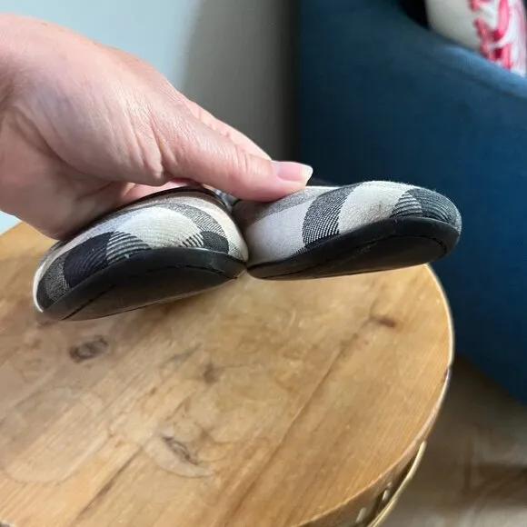 Burberry Nova Check Ballet Flats Size 39.5 / 9 Luxury designer flat classic