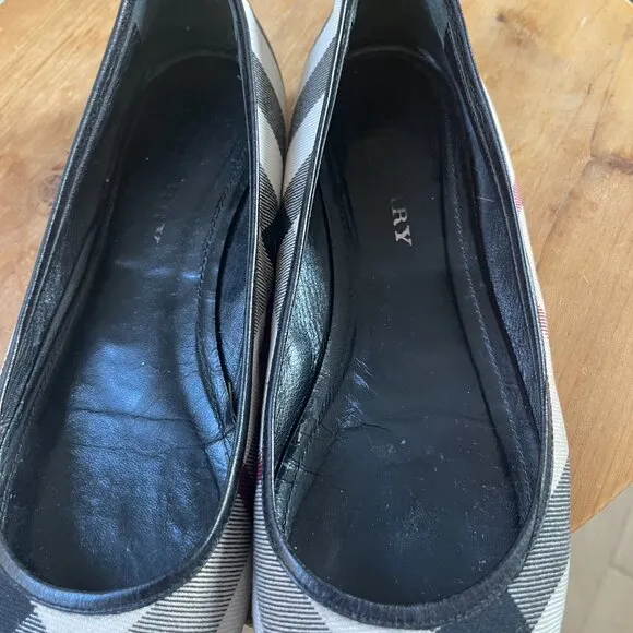 Burberry Nova Check Ballet Flats Size 39.5 / 9 Luxury designer flat classic