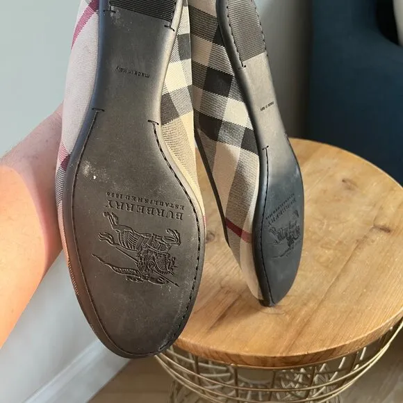Burberry Nova Check Ballet Flats Size 39.5 / 9 Luxury designer flat classic