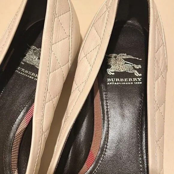 Burberry Women's 39.5 Quilted Leather Ballet Flats Cream White Buckle Toe Preppy