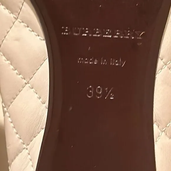Burberry Women's 39.5 Quilted Leather Ballet Flats Cream White Buckle Toe Preppy