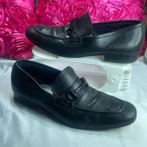 (C) SALVATORE FERRAGAMO Vintage Gancini logo leather dress loafers Size: 7.5