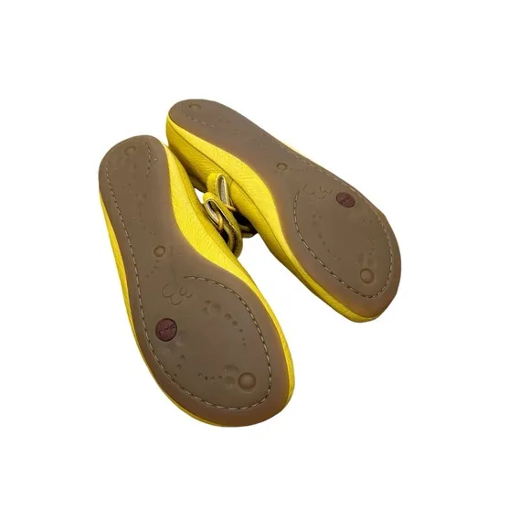 CAMPER Twins Girls Yellow Leather Ballet Flats with White Button Size 1 or 33EU