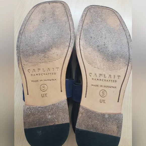 Caplait &quot;The Hara&quot; Handcrafted Suede Flat Buckle Sandals