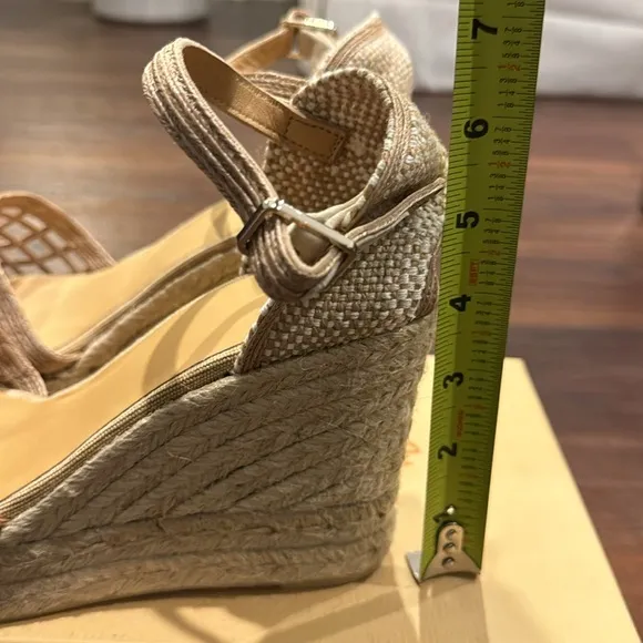 Castañer Canvas NWT Espadrilles with Jute Trim Platform with wrap around Strap.