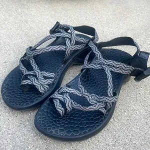 Chaco Women’s Strappy Balck and White Sandals size 7
