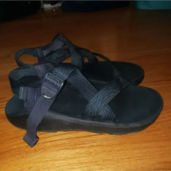 Chaco blue strappy sandals