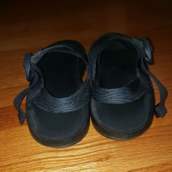 Chaco blue strappy sandals