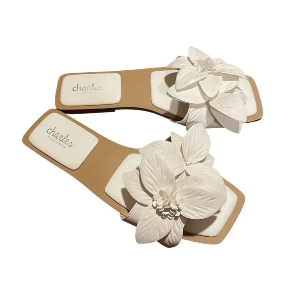 CHARLES by Charles David White Square Toe Ordinary Flat Sandal