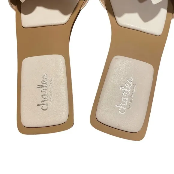 CHARLES by Charles David White Square Toe Ordinary Flat Sandal
