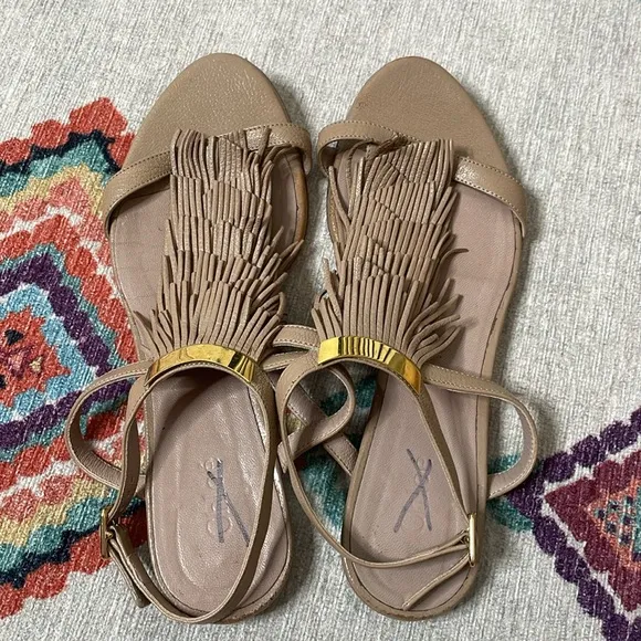 Chloe Fringe Metal plate sandals
