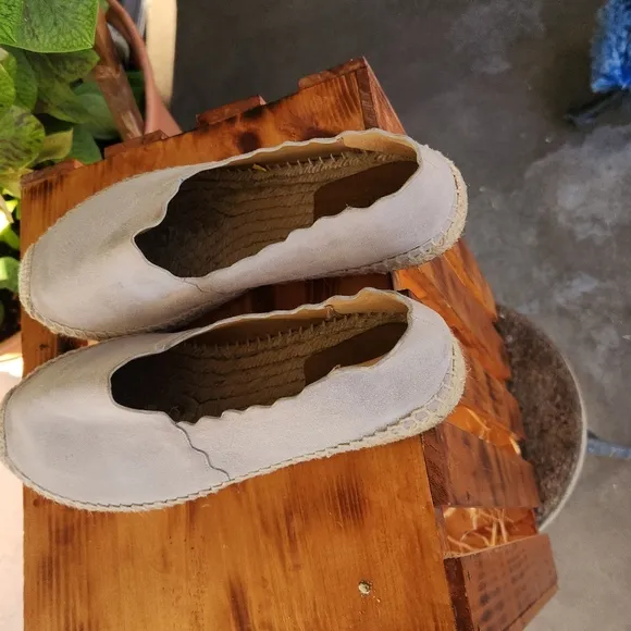 Chloe Gray Scalloped Suede Espadrilles
