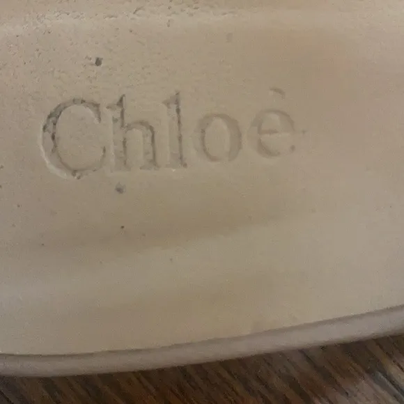 Chloe Nude Scallop flat Sandals