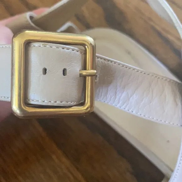 Chloe Nude Scallop flat Sandals