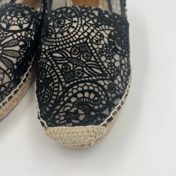 Chloe Women’s Scalloped Lace Espadrille Flat Black Approximating Size 7 Slip On
