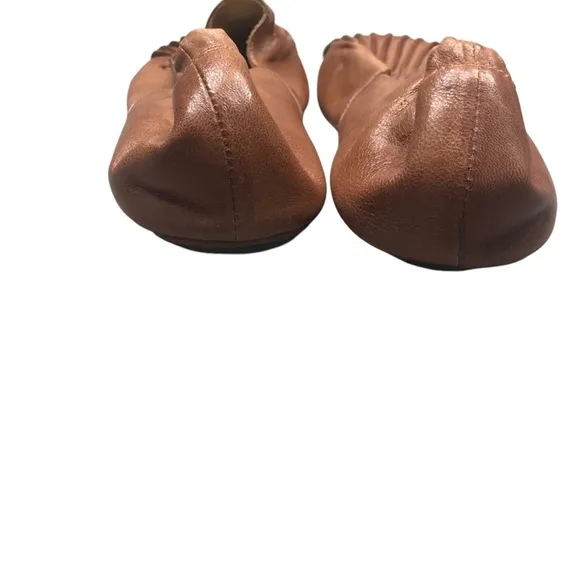 Chocolat Blu Brown Leather Pintuck Flats in Camel Loafers Preppy Classic Size 9