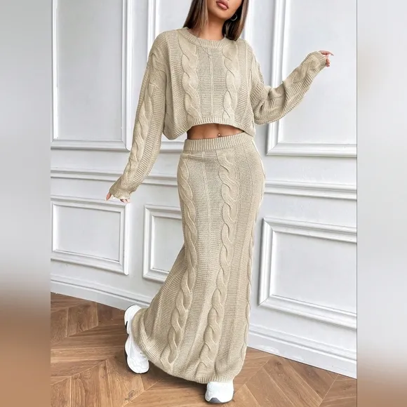 Chunky Knit Crew Neck Loose Short Sweater   Long Skirt