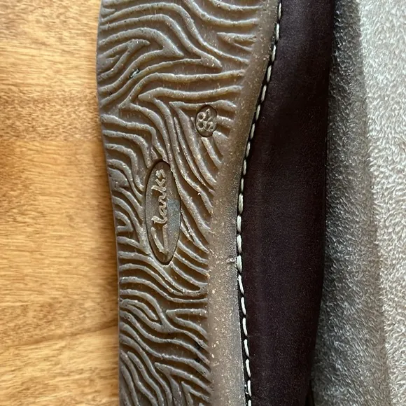 Clark's brown leather ballet flats. Size 8 1/2. Cushioned insole