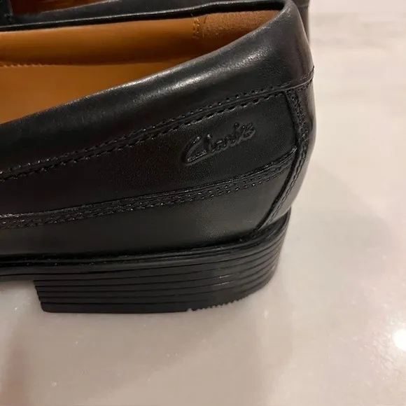 Clarks Collection Loafers Dress Shoes Slip On Comfort Black Leather 8.5