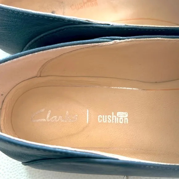 Clarks Pure Iris Womens Blue Leather Comfort Loafers Slip On Size 7.5