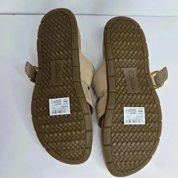 CLARK'S Women's Reileigh Park Flat Thong Sandal Resort Summer Beige Leather 9.5
