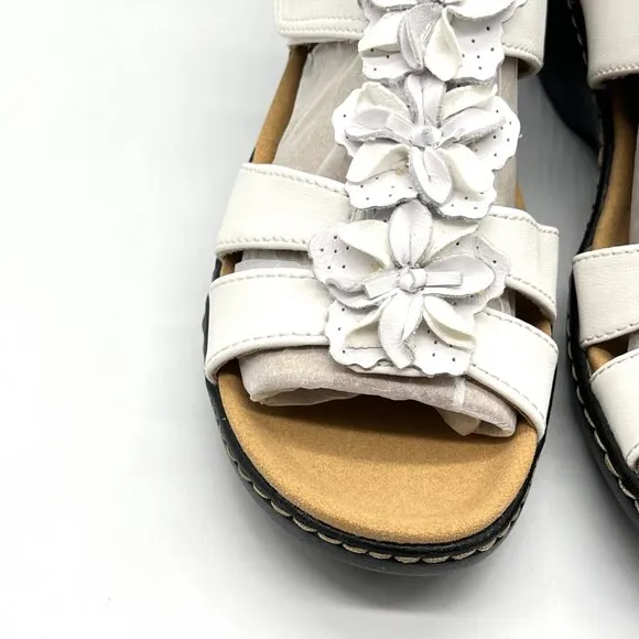 Clarks Womens Size 8.5M Merliah Sheryl White Leather Floral Sandals Shoes