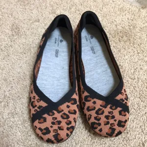 Clarks womens SZ 8M dark tan cloudsteppers Carly wish ballet flats.