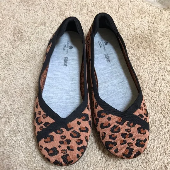 Clarks womens SZ 8M dark tan cloudsteppers Carly wish ballet flats.