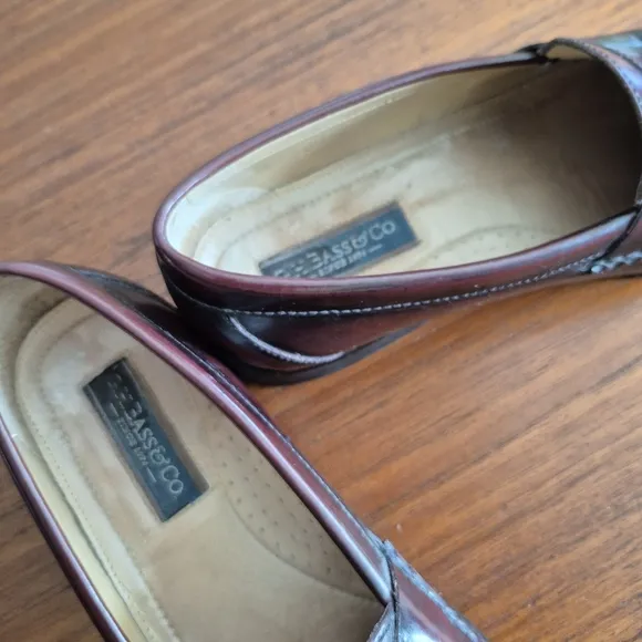Classic G.H. Bass &amp; Co. wine Brown Tassel Loafers men's 8.5D