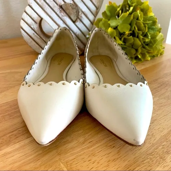 Coach Jill Leather Scalloped Studded Pointed Ivory flats Size 6.5