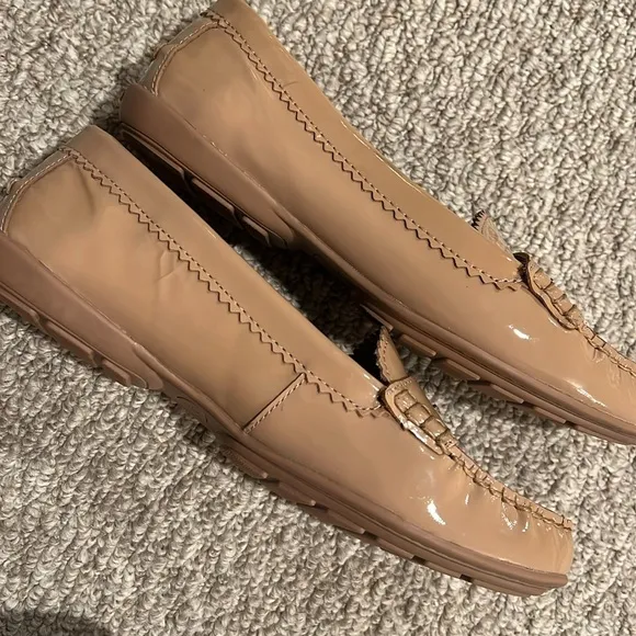 COACH Odette patent loafer, warm blush, size 7 GUC!