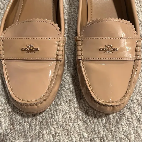COACH Odette patent loafer, warm blush, size 7 GUC!