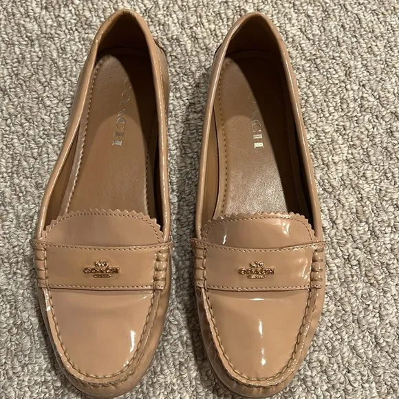 COACH Odette patent loafer, warm blush, size 7 GUC!