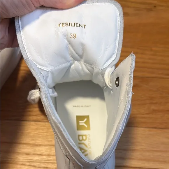 COB Culture of Brave White High-Top Sneakers Sz 39 / 8.5