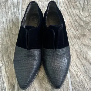 Coclico Albaz Quiet Luxury Leather and Velvet Loafers Size EU 37, US 6.5