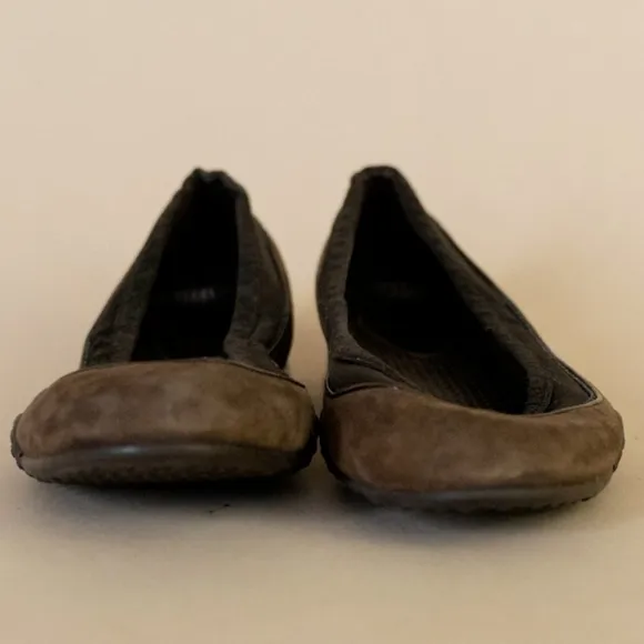 Cole Haan Air Bria Womens Slip On Suede Ballet Flat - Size 9.5B Brown