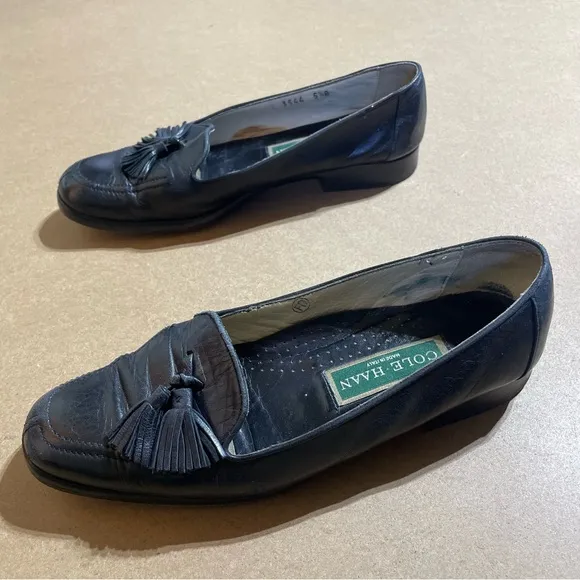 Cole Haan Black Leather Loafers with Tassels 3544