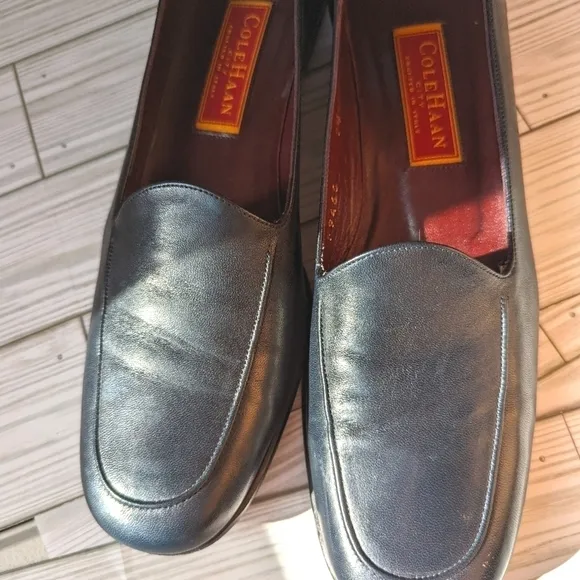 Cole Haan City Italian Leather Loafers in Navy Blue and Red Size 9